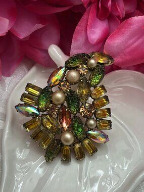 JULIANA D&E MULTI-COLORED RHINESTONE FAUX PEARL BROOCH
